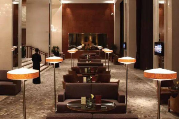 桑拿湖畔,身心焕发